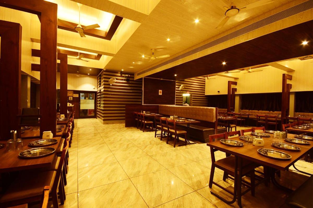 Hotel Opal Kolhapur Buitenkant foto