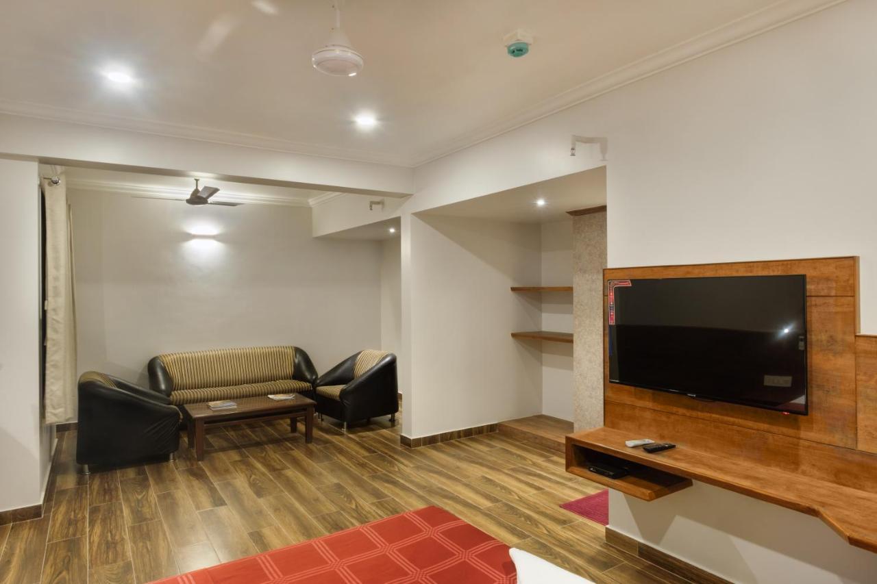 Hotel Opal Kolhapur Buitenkant foto
